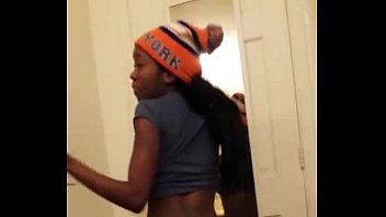 tiny ass ebony twerking