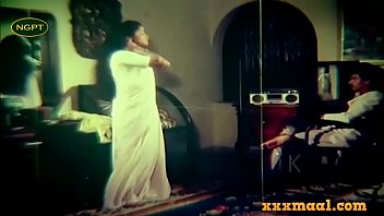 xxxmaal.com-Hot Saree And Blouse Strip